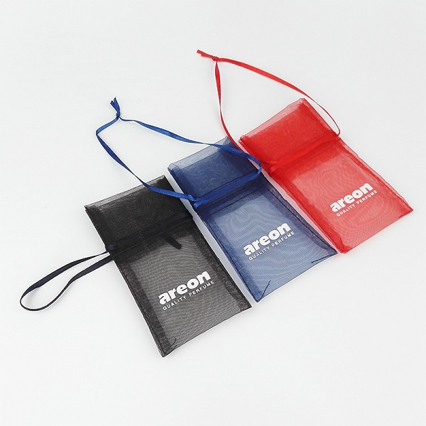 Miért válasszon autóhoz akasztós organza táskát járművéhez?